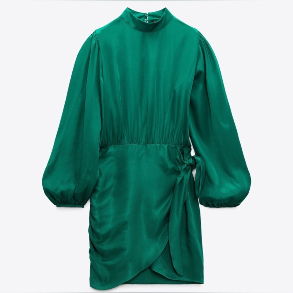 Green wrap dress 👗 - Picture 8 of 8